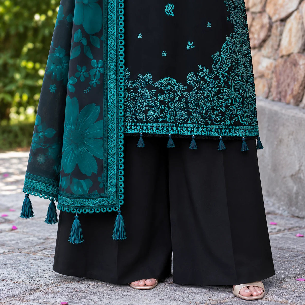Black & Teal Dhanak Luxury Embroidered 3-Piece Winter Suit – DE-6159